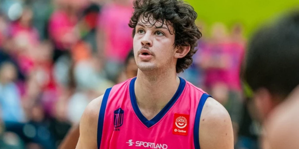 "Rīgas zeļļi" kluba līderis Frenkijs Fidlers.