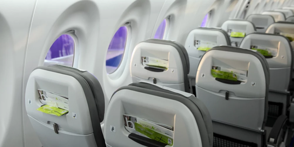 "Bombardier C Series" jaunās "CS100" lidmašīnas salons.