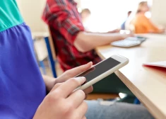 Telefonus būs aizliegts izmantot skolēniem no 1. līdz 9. klasei