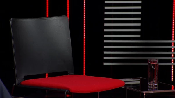 11. martā LTV raidījumā “Kas notiek Latvijā?” premjerei Evikai Siliņai paredzētais krēsls palika tukšs.