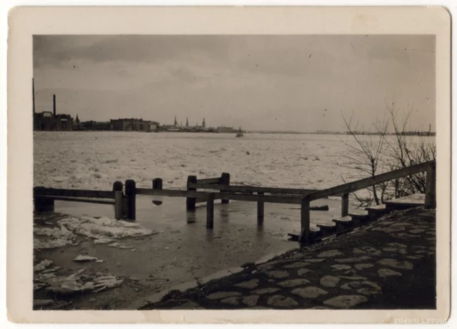Даугава во время наводнения у Подрагса, 23 апреля 1929 года.