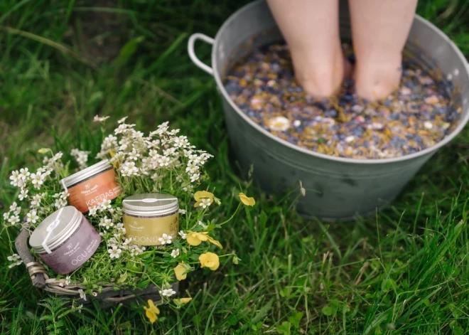 Atpakaļ pie dabas: kāpēc tava āda alkst pēc "akmens laikmeta" tīrības?