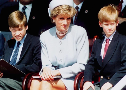 1995. gads - princese Diāna ar dēliem.