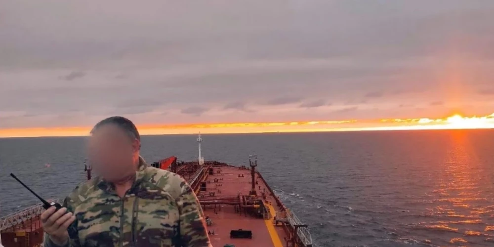 Viens no HS identificētajiem algotņiem ir Viktors A. Tiek ziņots, ka fotogrāfija nav uzņemta uz ēnas flotes kuģa.