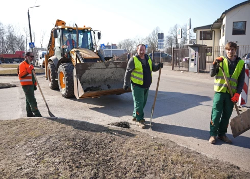 В Риге на уборку улиц после зимы вывели 43 единицы техники.
