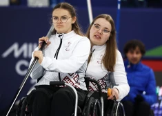 Latvijas ratiņkērlinga komandai paralimpiskajās spēles beigušās, liktenīgais zaudējums mājiniekiem liedza iekļūt izslēgšanas spēlēs