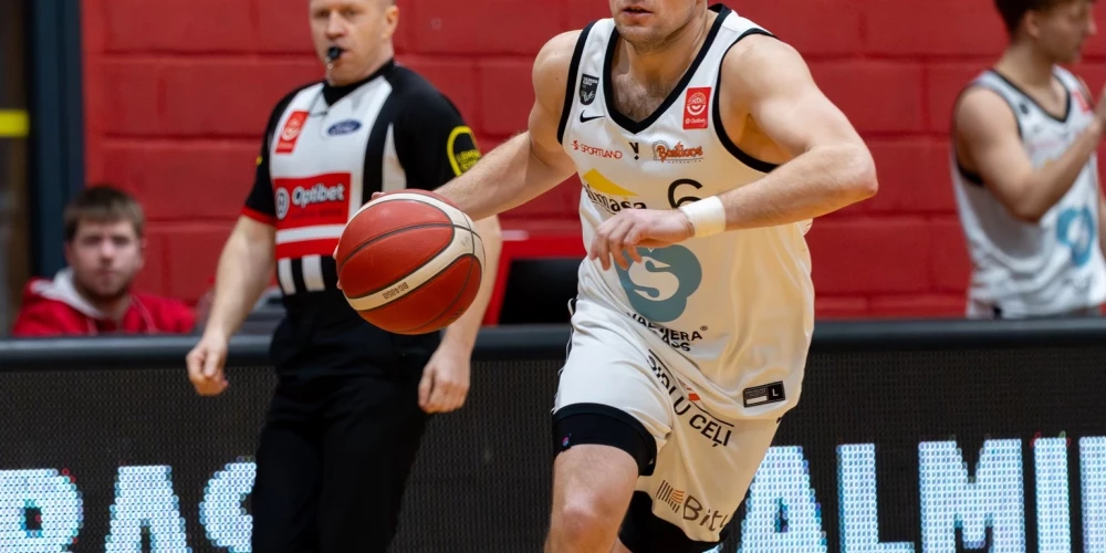 "Valmiera Glass"/"Vidzemes Augstskola" "Optibet" Latvijas-Igaunijas Basketbola līgā svin jau desmito uzvaru pēc kārtas (foto: "Valmiera Glass VIA Basketbols" / Facebook)