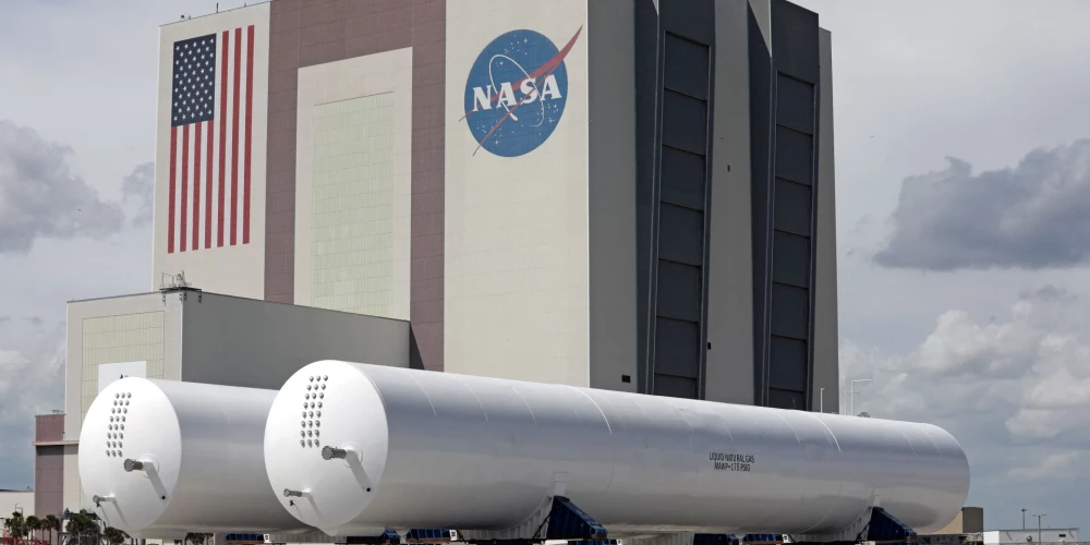 NASA plāno Mēness misijas "Artemis 2" startu aprīlī.