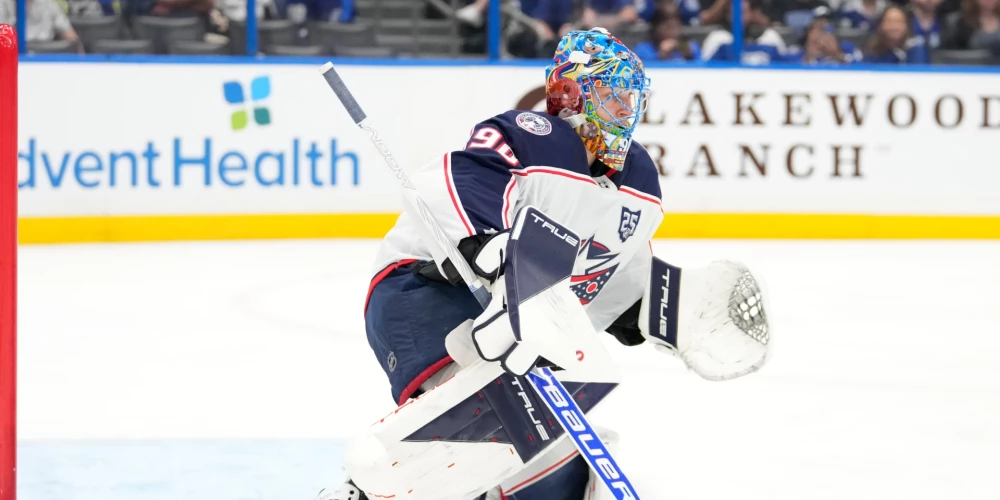 Elvis Merzļikins atguvis pirmā vārtsarga lomu Kolumbusā. 