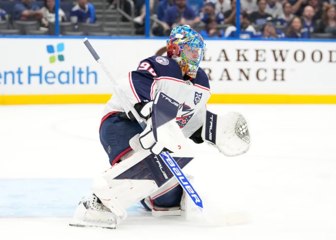 Latvieši NHL: Balinskis nespēlē traumas dēļ pret Merzļikinu, Šilovam tikai 11 atvairīti metieni, Bļugeram liela uzticība