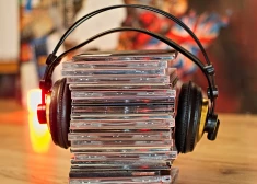 Spotify и прочие платформы утратили свое очарование - молодежь слушает музыку так, как это делали их родители