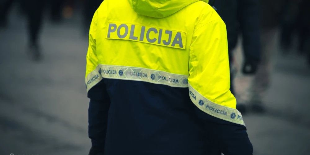 Par vairākām zādzībām un laupīšanu Daugavpilī aiztur divus vīriešus.