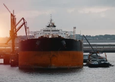 США на месяц ослабили санкции против российской нефти