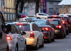 Eiropa gatavojas jaunai krīzei; atsevišķu valstu valdības jau tagad aicina iedzīvotājus atteikties no automašīnām