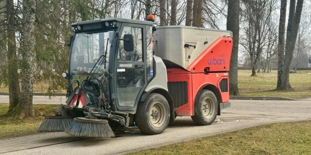 Norit ikgadējie pavasara ceļu un ietvju uzturēšanas darbi.
