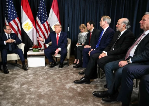 Jaunā Baltā nama mode pārsteidz pat kritiķus.