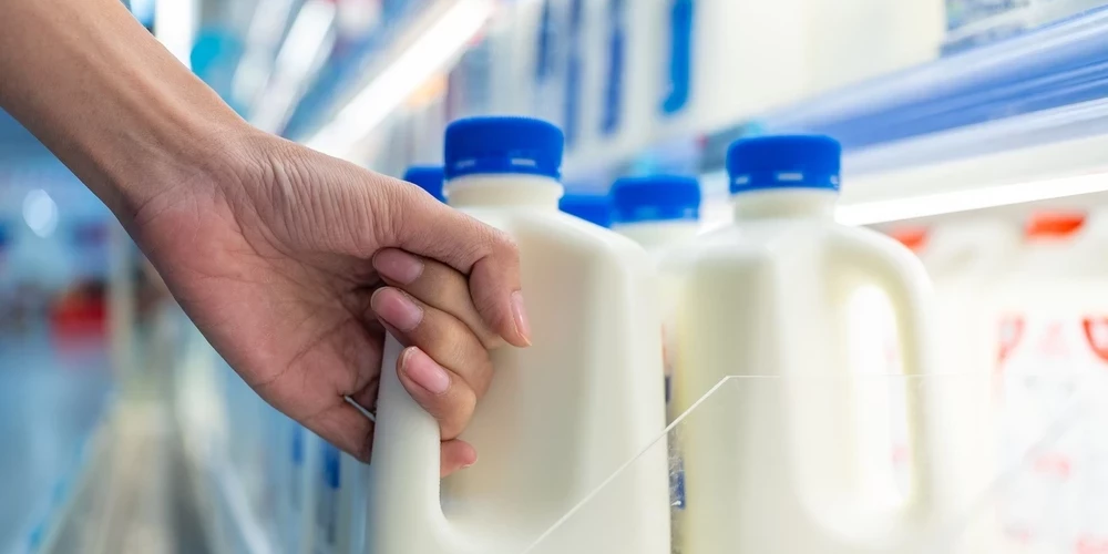 PVD ir apturējis "Zemturu piena" svaigpiena fasēšanu un noteicis pagaidu aizliegumu svaigpiena realizācijai.