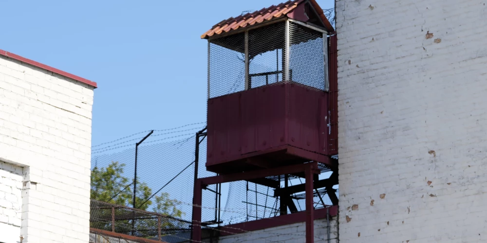 Ekonomisko lietu tiesa piespriedusi cietumsodus bijušajām VID amatpersonām.