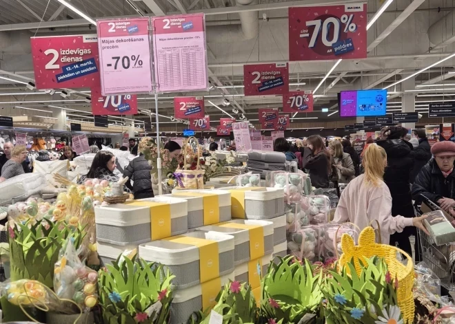 Novērojumi dienas pirmajā pusē liecina, ka ir uzstādīts šī gada iepirkšanās rekords, kas sasniedzis Ziemassvētku līmeni.