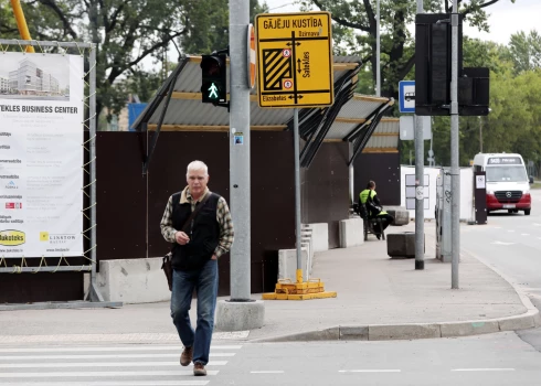 В центре Риги на несколько месяцев перекроют участок улицы и изменят движение.