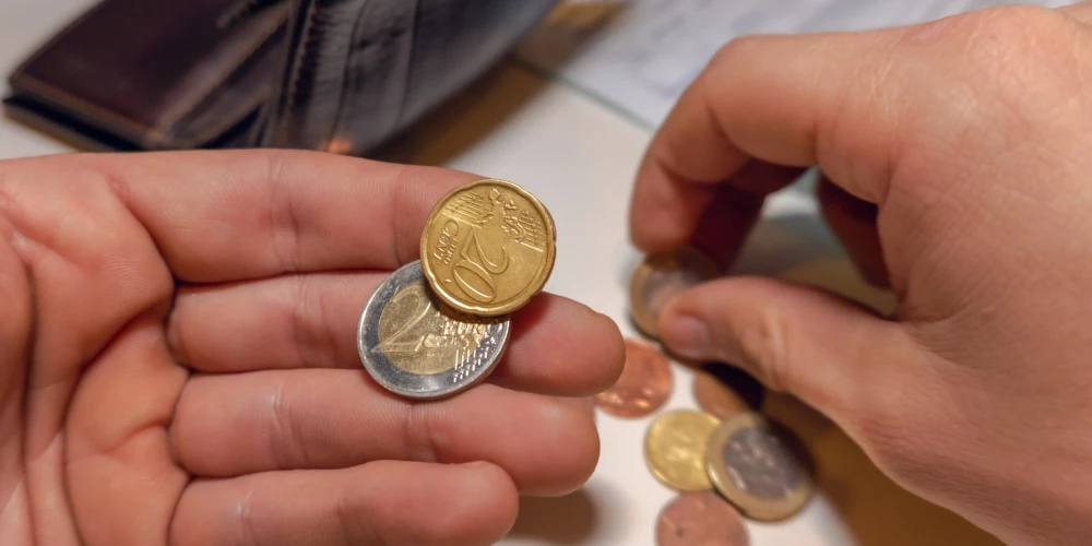 Trūcīgie pašvaldības iedzīvotāji un ģimenes ar bērniem var pieteikties palīdzībai.