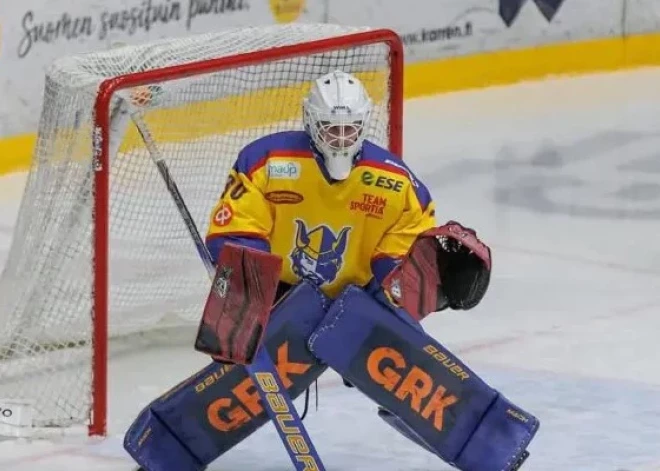 Divi Latvijas jaunie hokejisti - Petkovičs un Vītols - debitējuši Somijas augstākajā līgā