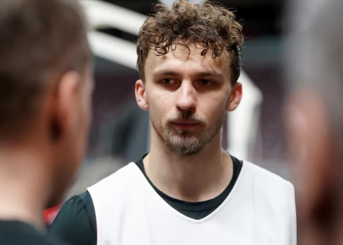 Latvijas basketbolists Kristers Zoriks piektdien savā atgriešanās spēlē Turcijas čempionātā guva desmit punktus.