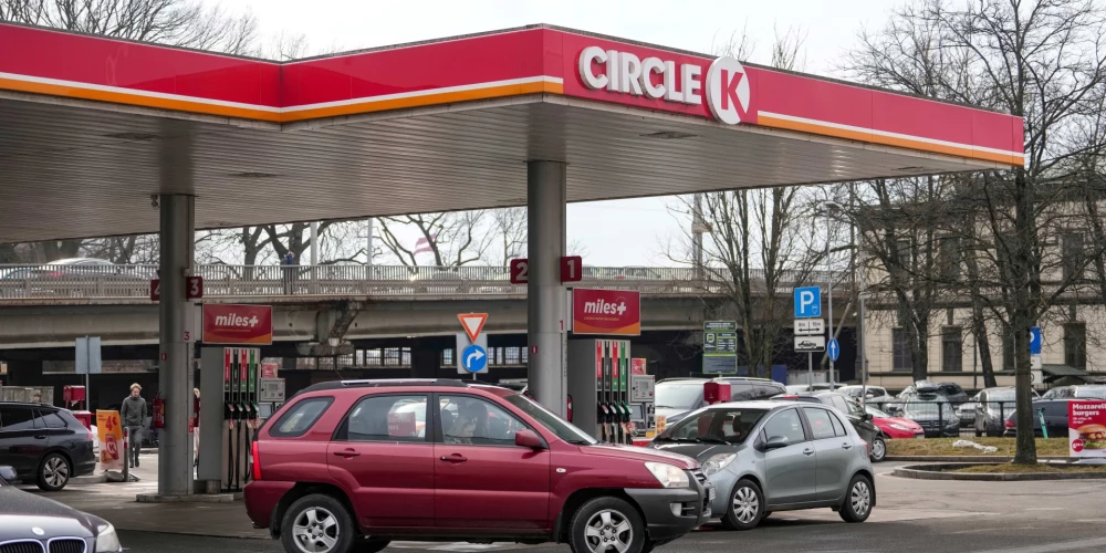 Degvielas uzpildes stacija "Circle K".