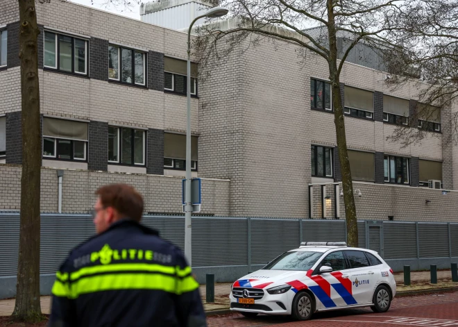 Atskan sprādziens pie ebreju skolas Amsterdamā — uzsākta izmeklēšana