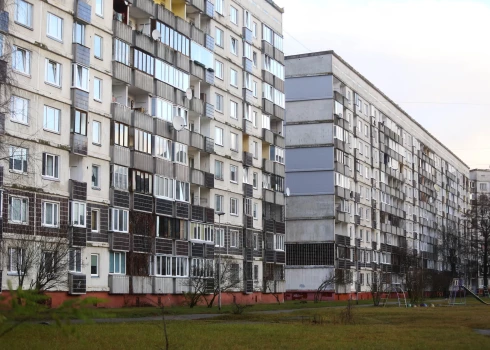 Выяснилось, что общее имущество большинства многоквартирных домов в Латвии остается без защиты.