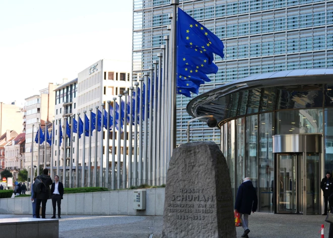 EP deputāti aicina veidot vienotu ES aizsardzības tirgu un precizēt kopīgo aizsardzības projektu īstenošanu