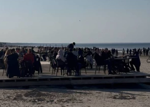 Даже кафе уже открылись!