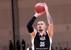 "VEF Rīga" pārliecinoši finišē un ceturtdaļfināla super sērijā spēkosies ar "Ventspili"