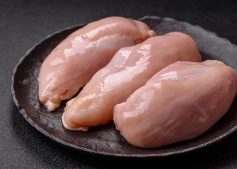 PVD Polijas izcelsmes tītara krūtiņas filejā konstatējis salmonelozi izraisošas baktērijas.