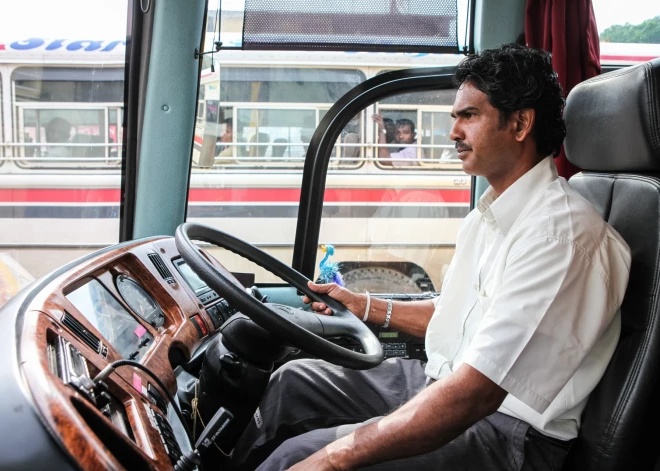 "Я не расистка, но..." Жительница Лиепаи была удивлена, увидев, кто работает водителем маршрутки