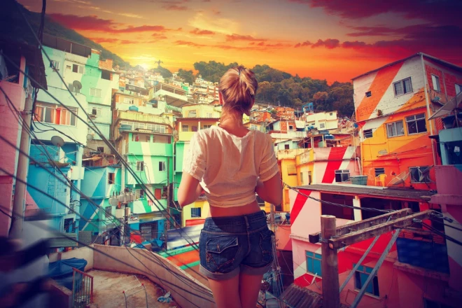 Популярность роликов привлекла в район инфлюенсеров, местных чиновников и даже стала местом для предложения руки и сердца.