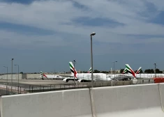 Trauksme Dubaijas lidostā: drona trieciens izraisa ugunsgrēku, apturēti lidojumi
