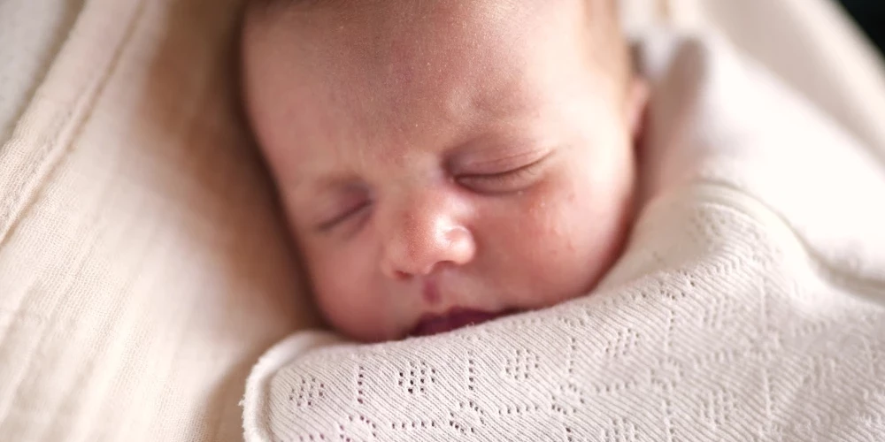 Janvārī īpaši daudz dzimušas meitenes.