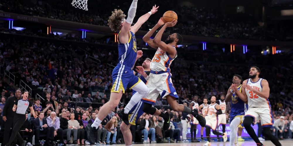 "Warriors" viesos ar rezultātu 107:110 zaudēja Porziņģa savulaik pārstāvētajai Ņujorkas "Knicks".