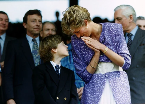 Princis Viljams un princese Diāna.