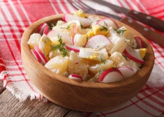 Salāti, smēriņš vai pica – pavasarīgas receptes ar redīsiem 