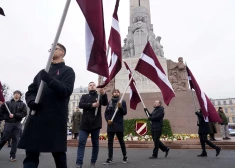 День легионеров: колонна прошла к памятнику Свободы под наблюдением полиции