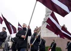 Leģionāru piemiņas gājienā Rīgā devušies vairāki simti cilvēku