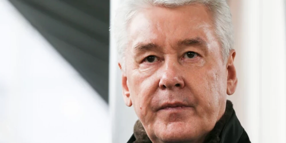 Maskavas mērs Sergejs Sobjaņins pavēstīja, ka vienas nakts laikā, tuvojoties pilsētai, tika notriekti 40 droni.