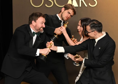 2026. gada "Oskara" ceremonijā noticis rets gadījums - vienā kategorijā uzvarējušas divas filmas.