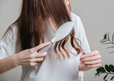 Вот какие повседневные привычки могут незаметно провоцировать выпадение волос