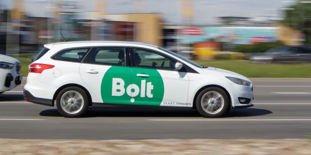 Bolt повышает минимальную стоимость поездок в Риге и готовит изменения по всей Латвии.
