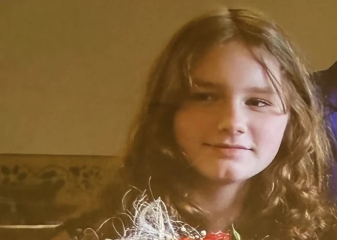 Liepājā bezvēsts pazudusī meitene, iespējams, iekritusi kanālā; policija publisko jaunāko informāciju par jaunietes meklējumiem