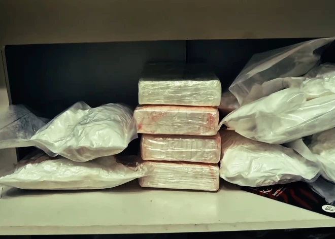 ВИДЕО: в Латвии обнаружена крупнейшая партия кокаина, однако суд отказался арестовать подозреваемых