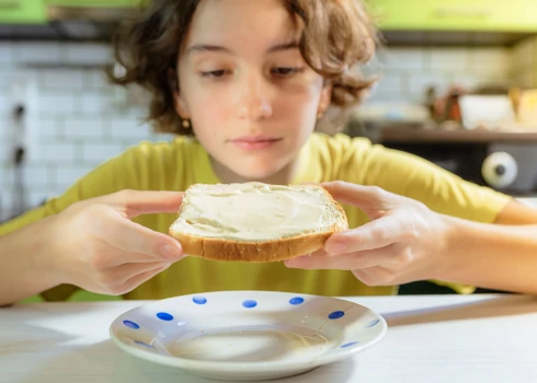 Pagatavo kausēto sieru mājās. Būs gards un veselīgs. 